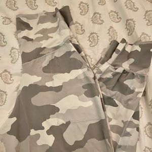 aerie camo jogger leggings
